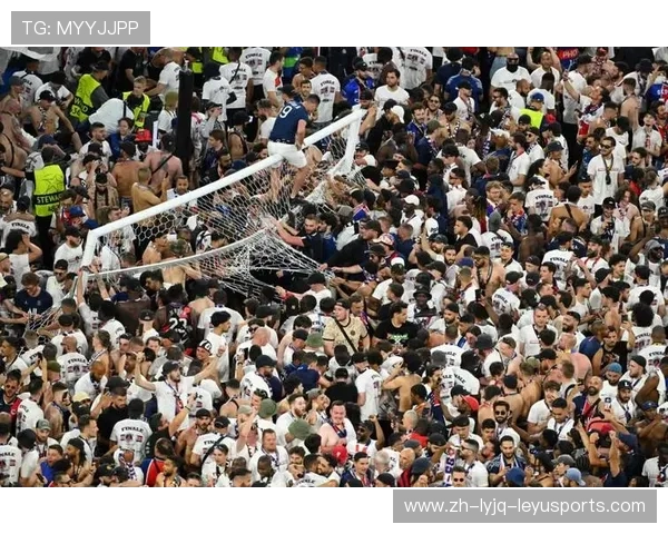 欧冠球迷社区与赛事论坛讨论热点大汇总